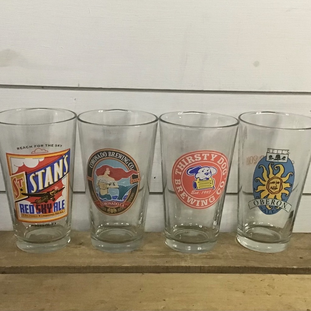 4 Vintage Collectible Beer Drinking Glass Set